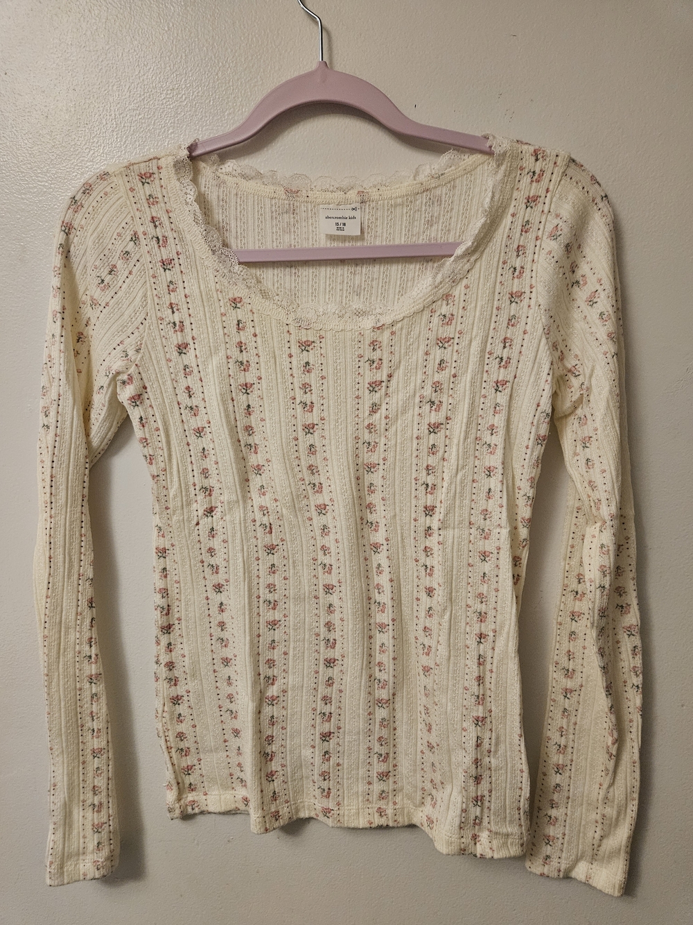 abercrombie kids NWOT Cream Lace-Trim Floral Ribbed Top